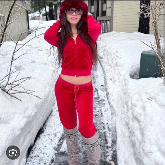 Juicy Couture Velvet Tracksuit - Picture 4 of 9